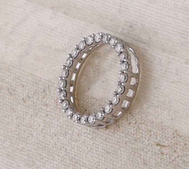 14kt White Gold Womens Round Diamond Circle Pendant 1/4 Cttw